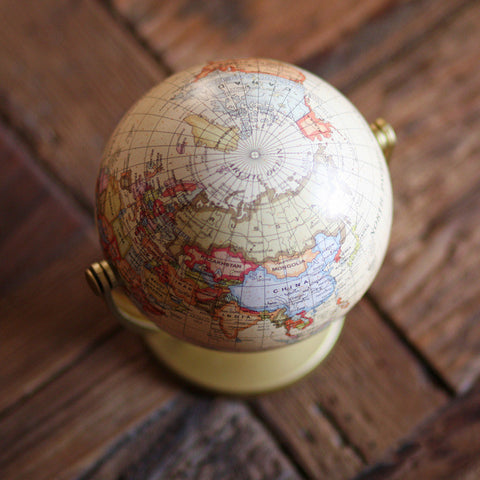 English Version Of Retro Globe Ornaments